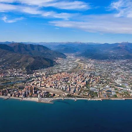 Apartment Il Piccolo Con Vista - Solo Per Famiglie Albenga