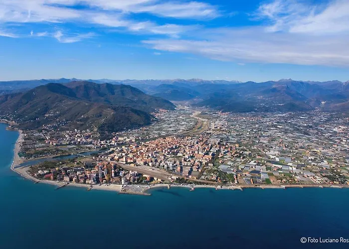 Appartement Il Piccolo Con Vista - Solo Per Famiglie Albenga